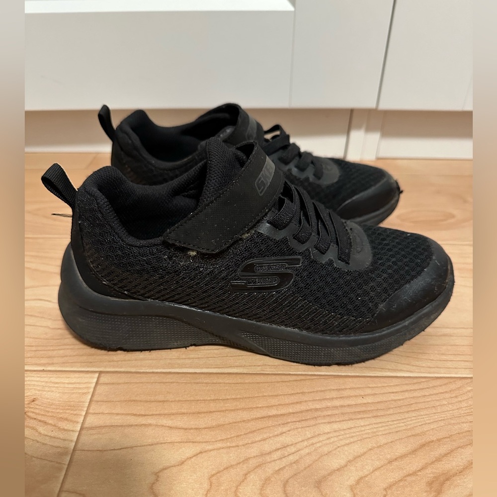 Skechers - Picture 2 of 6